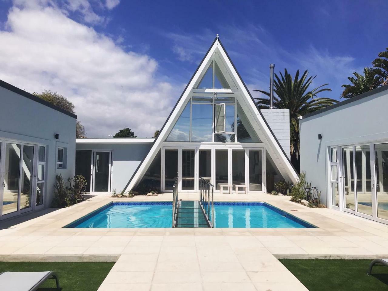 Salt Boutique Guesthouse By Curiocity (Adults Only) Bloubergstrand Exterior photo
