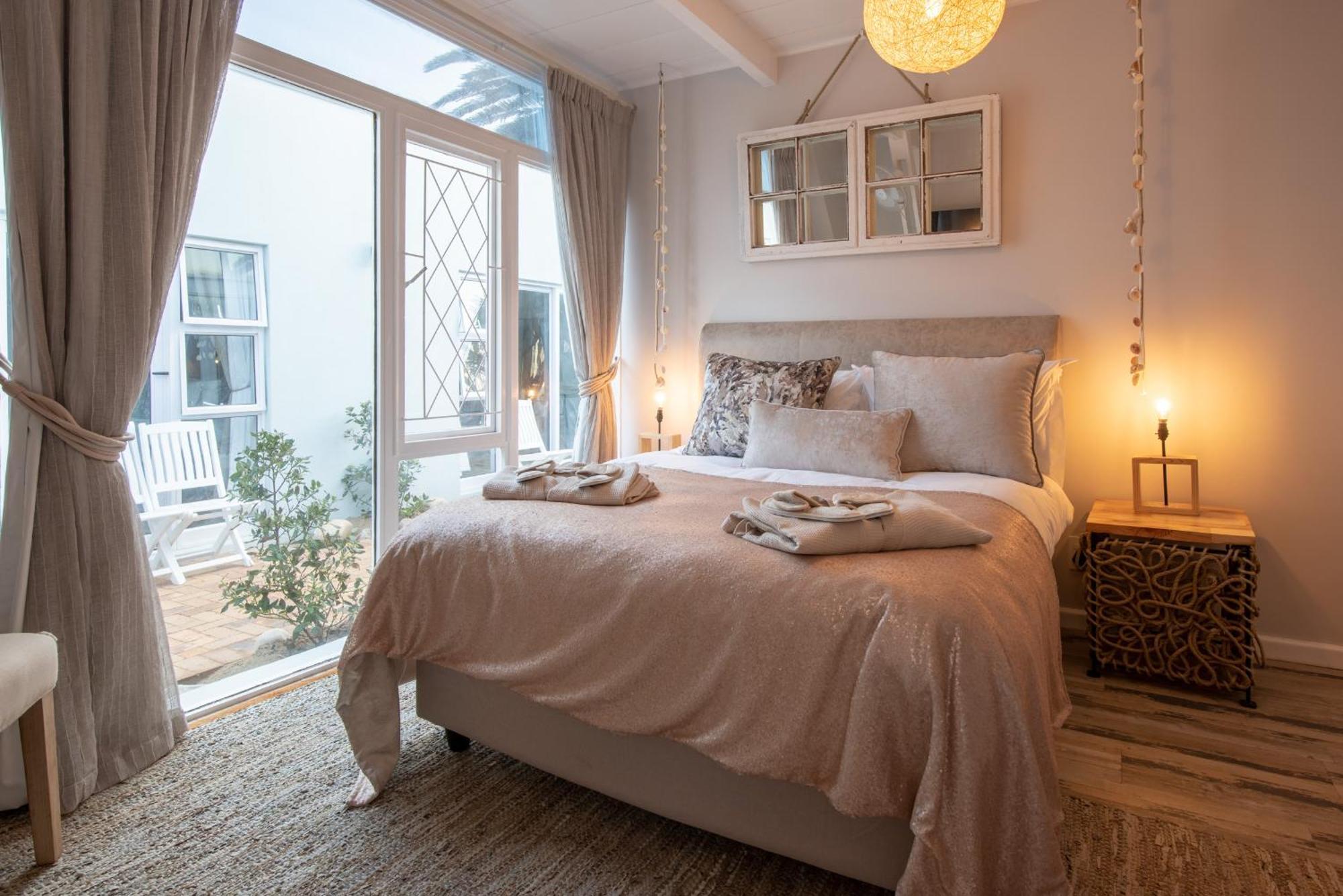 Salt Boutique Guesthouse By Curiocity (Adults Only) Bloubergstrand Exterior photo